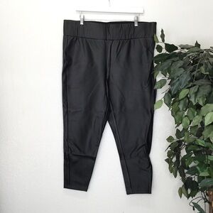 NWT PLUS Torrid Faux Leather Pixie Leggings